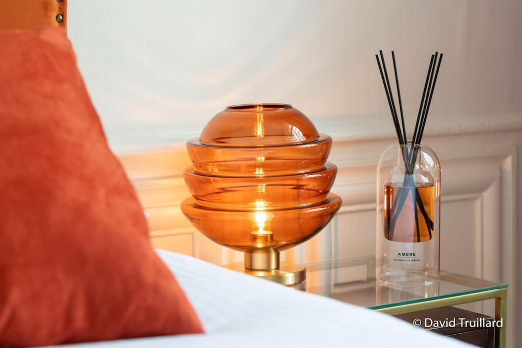 Suites Mana - Matahina Avec Vue Superbe Sur La Place Ducale Et Parking Prive Inclus Charleville-Mézières المظهر الخارجي الصورة