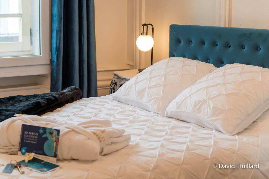Suites Mana - Matahina Avec Vue Superbe Sur La Place Ducale Et Parking Prive Inclus Charleville-Mézières المظهر الخارجي الصورة