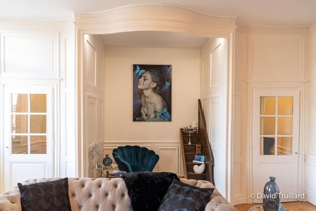 Suites Mana - Matahina Avec Vue Superbe Sur La Place Ducale Et Parking Prive Inclus Charleville-Mézières المظهر الخارجي الصورة