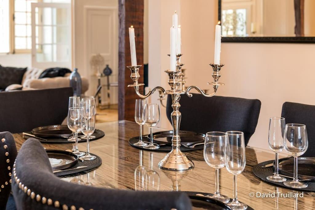 Suites Mana - Matahina Avec Vue Superbe Sur La Place Ducale Et Parking Prive Inclus Charleville-Mézières المظهر الخارجي الصورة