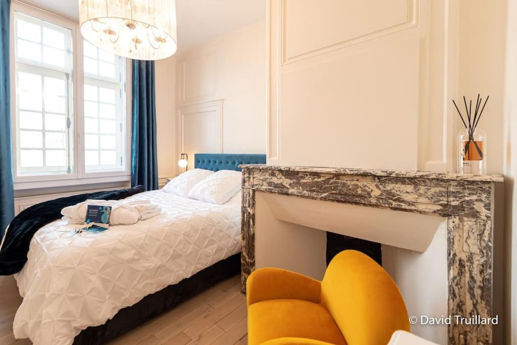 Suites Mana - Matahina Avec Vue Superbe Sur La Place Ducale Et Parking Prive Inclus Charleville-Mézières المظهر الخارجي الصورة