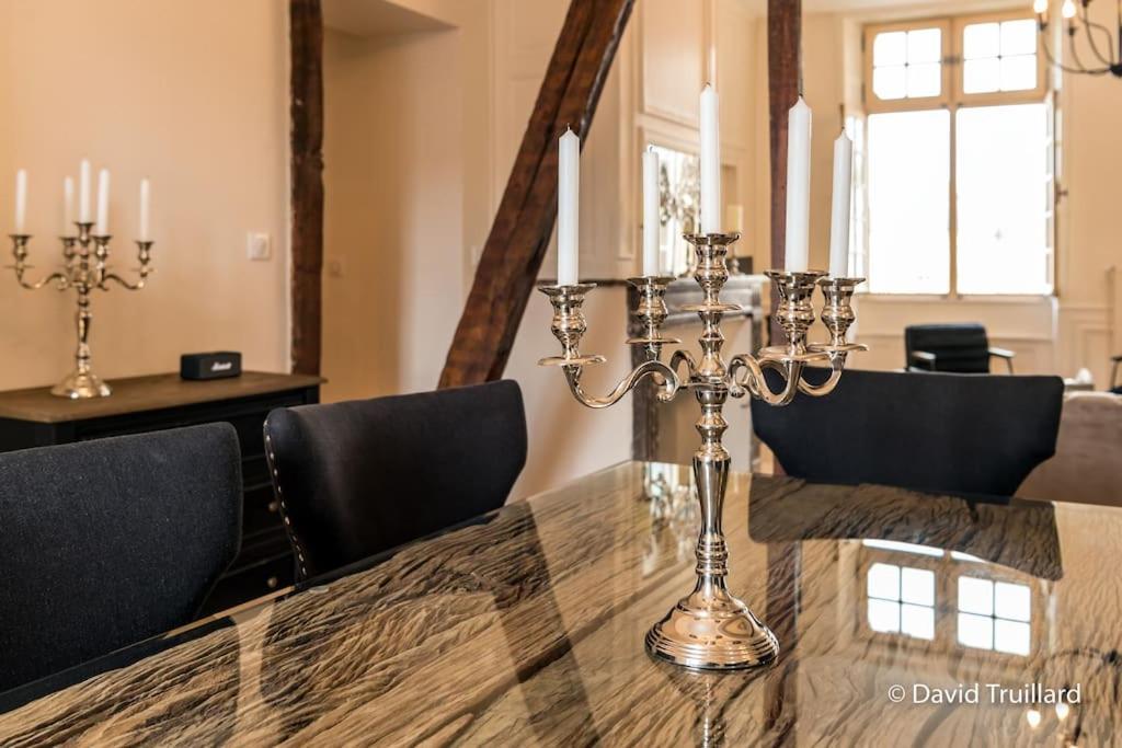 Suites Mana - Matahina Avec Vue Superbe Sur La Place Ducale Et Parking Prive Inclus Charleville-Mézières المظهر الخارجي الصورة